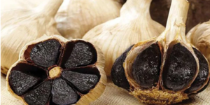 Herkes sarımsağı sever ama çoğu kişi siyah sarımsağın gerçek gücünü bilmez…