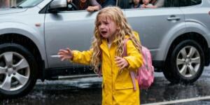 Okul çıkışında kızımı almaya gelen ailem